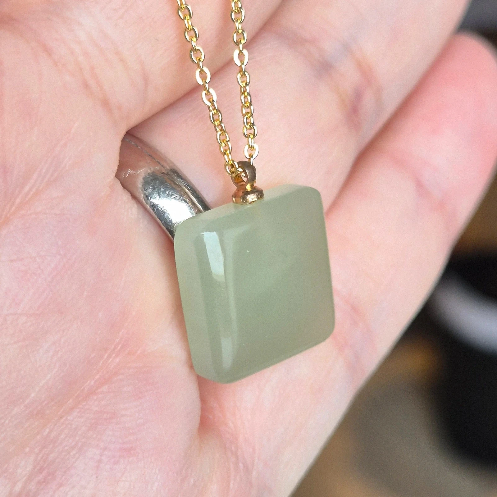 Natuurlijke onbehandelde Nephriet hanger met ketting – photo 2